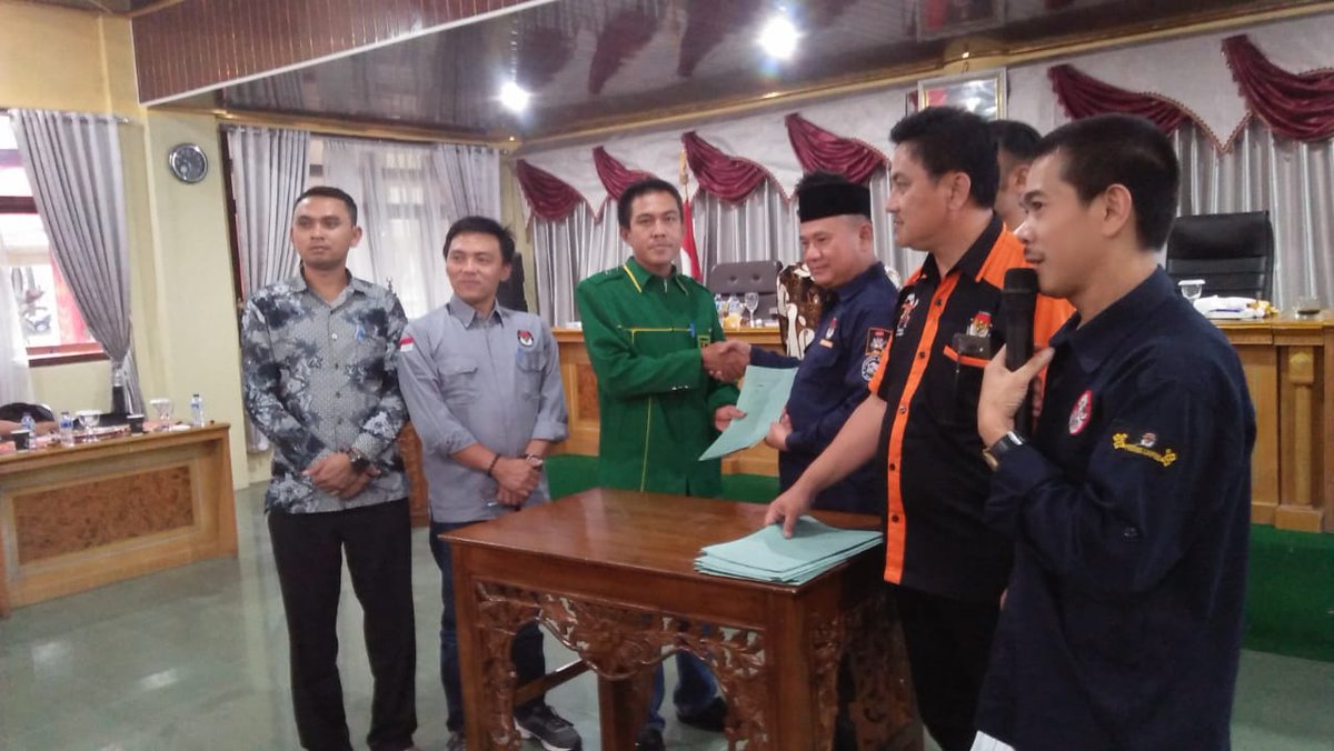 ShohadaMat's tweet photo. Acara hari ini Rapat pleno terbuka KPUD LAMBAR tentang DPS-HP 22 juli 2018
#dpp_ppp
#dpwppp_lampung
#dpcppp_lambar
@AnitaNo11076716
@AmiruddinSaimo5
@Toni71893595
@Hasan69755666 https://t.co/sxTeSxh7JR