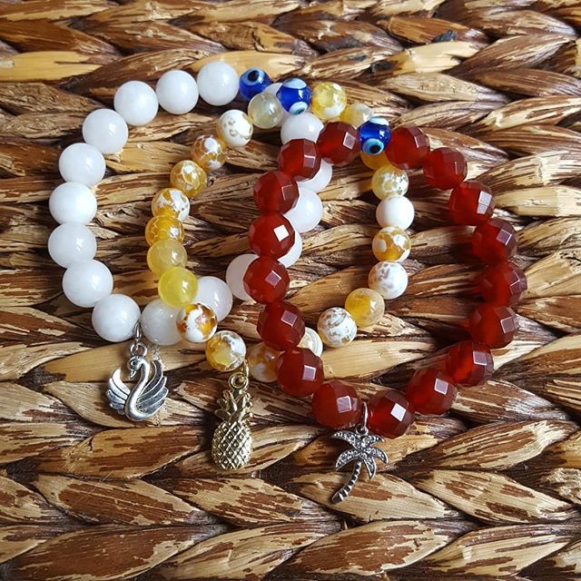 HamptonsCupcake's tweet image. Happy Sunday...Stand Tall...Be Sweet...True Beauty Lies Within 🍍🌴🕊🌞🌹
.
.
.
.
.
#youvebeencharmed #armstack #armparty #armcandy #stretchbracelets #stackbracelets #wristparty #boutiques #fashionblogger #handmadejewelry #handmade #makersgonnamake #c… ift.tt/2O9Gobd