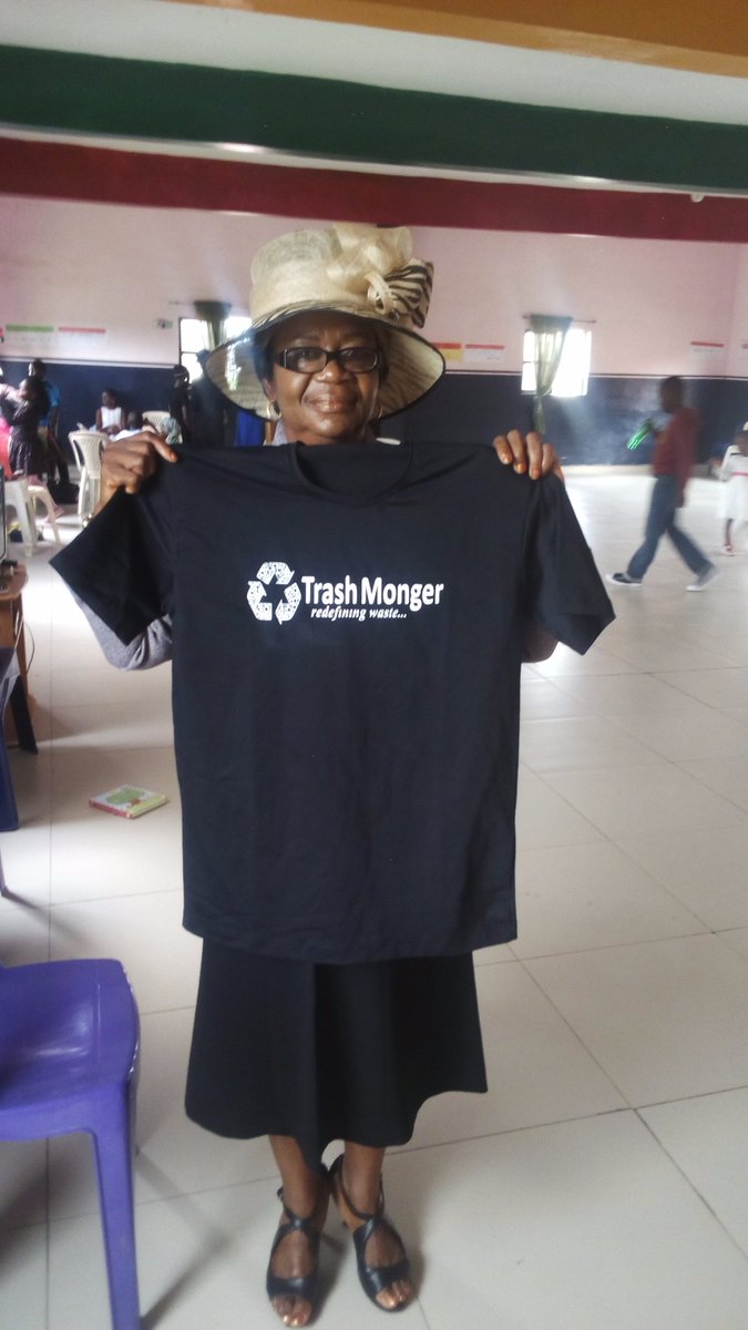 TrashMonger's tweet image. get a branded T-shirts and other beautiful gifts from us when you sort your waste and recycle with us. #trashmonger #sortatsource #recycling #recyclingpays