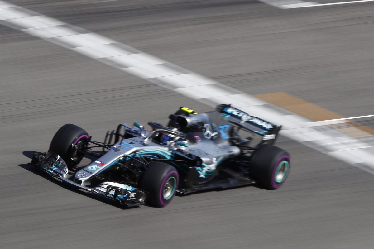 VET is in. Re-joins 1s ahead of #LH44

#VB77 leads the race, 6s clear of VER

#GermanGP 🇩🇪 #F1