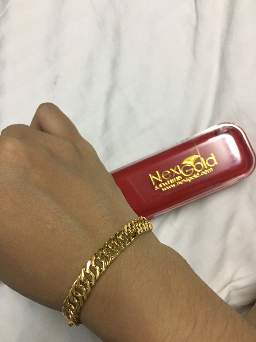 lyndatopaz's tweet photo. i have such a good mil... dia hadiahkan gelang emas for me yg selalu bgn lewat n tak masak2 neh 😓 #semogadipanjangkanumurandmurahrezekimak https://t.co/dNzJqSk7qg