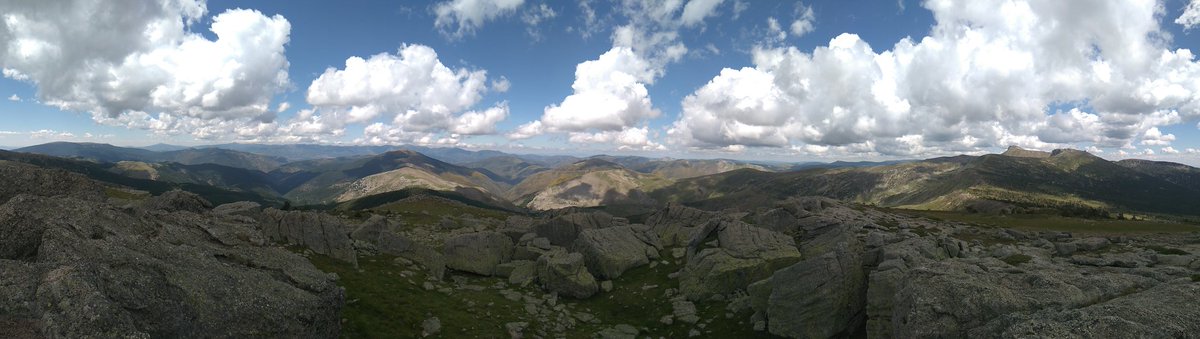 Os dejamos una foto desde el último de los cuatro picos que nos hemos subido hoy!! 🏔 #OrgulloEsculta