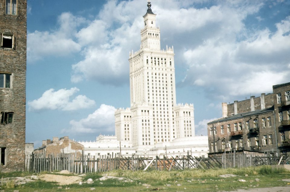 PulsHistorii's tweet photo. 22.07.1955 #TegoDnia oddano do użytku Pałac Kultury i Nauki w Warszawie. Więcej: 
https://t.co/FuidYAiJLj (@sikorskiradek) https://t.co/UivkjSFDwf