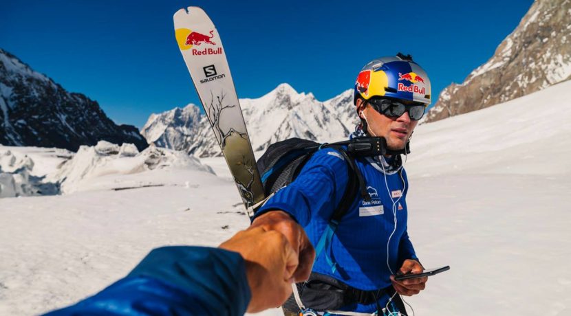 EverestToday's tweet photo. Breaking: Andrzej Bargiel @JedrekBargiel is safely back at Base Camp achieving first full ski descent of savage Mt K2 (8611 m) in #Pakistan. Congratulations! https://t.co/93DmjZOfJx #K22018 #K2SkiChallenge https://t.co/7iphPjfOhl