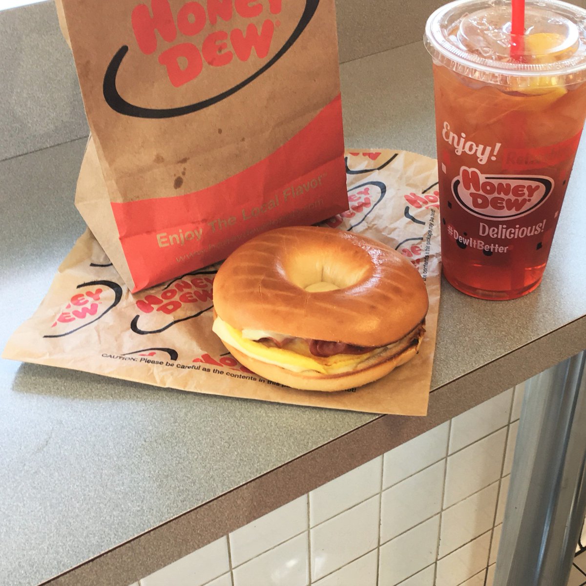 HoneyDew_Donuts's tweet photo. Stopping by to #EnjoyTheLocalFlavor before leaving for #vacation!
#Bagel #Sandwich #Dewlicious #Breakfast #Tea #Energy #SundayFunday #SummerVacation #DewItBetter https://t.co/EEwBUmEyeb