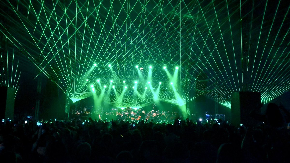 LSFXproductions's tweet photo. Hit me with those laser beams ....
Lush Classical with @UlsterOrchestra @MrSteveAnderson @cliffmasterson @JJJolene @Philippaohara @HelenWi92890111 @IMJCSTEWART @daveseaman @damiendevenney @djayrc @colhamiltonlush @leemcmahon @AdlibSolutions @PSI_Ireland @joe https://t.co/LZp7KchBCj