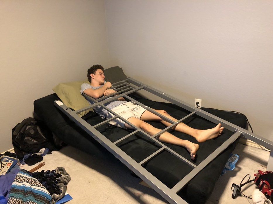 BIackPplVids's tweet photo. When you sleepOver at your friends house and they don’t have any blankets. https://t.co/YAbb39t2kJ