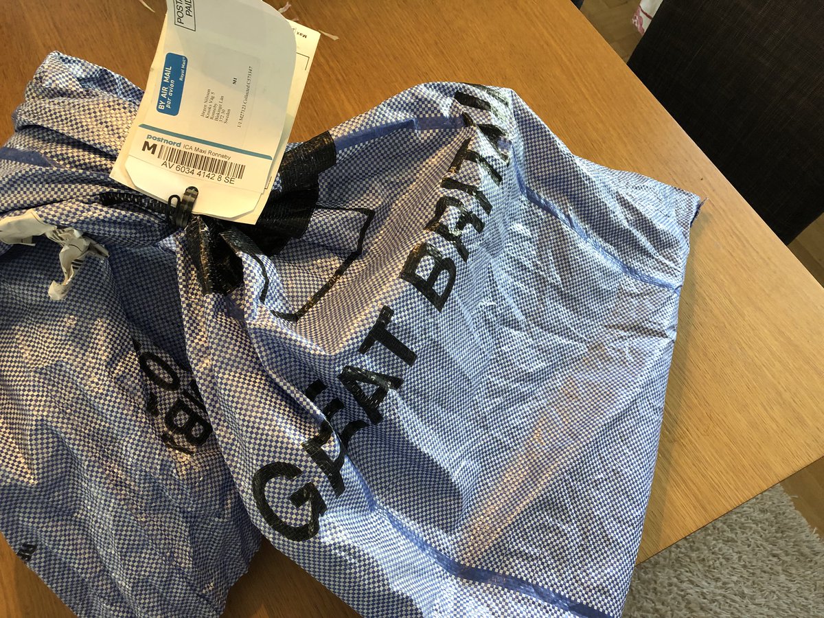 coffeepunk's tweet image. Was quite surprised when the clerk handed me a big blue bag from the Royal Mail when I went to pick up a package of unknown content. Super pleased with the book @8faces #surprise #typography #8faces