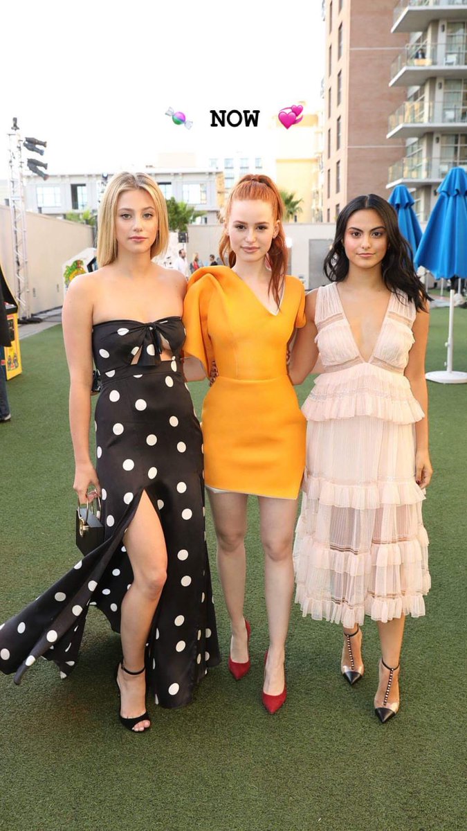 TeamBugheadbr's tweet photo. Camila Mendes fez uma comparação com as meninas antes e agora na #SDDC2018 https://t.co/jl1G9ceEpg