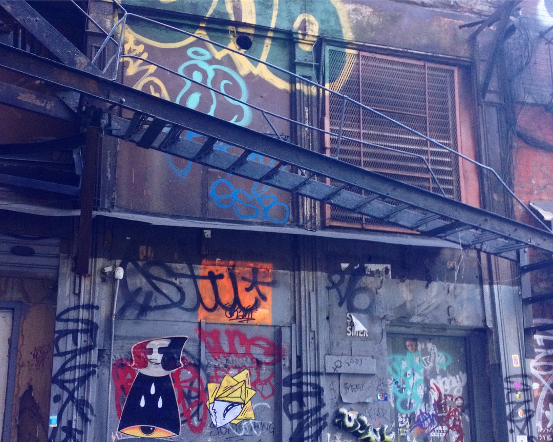 Mali_Mowcka's tweet photo. Mali Mowcka and Colp One in NEW YORK CITY! #mowcka #newyork #newyorkcity #NYC #ny #colpone #colp_one #chinatown #china #pasteups #streetart #streetartNYC https://t.co/qHnzYp83BW