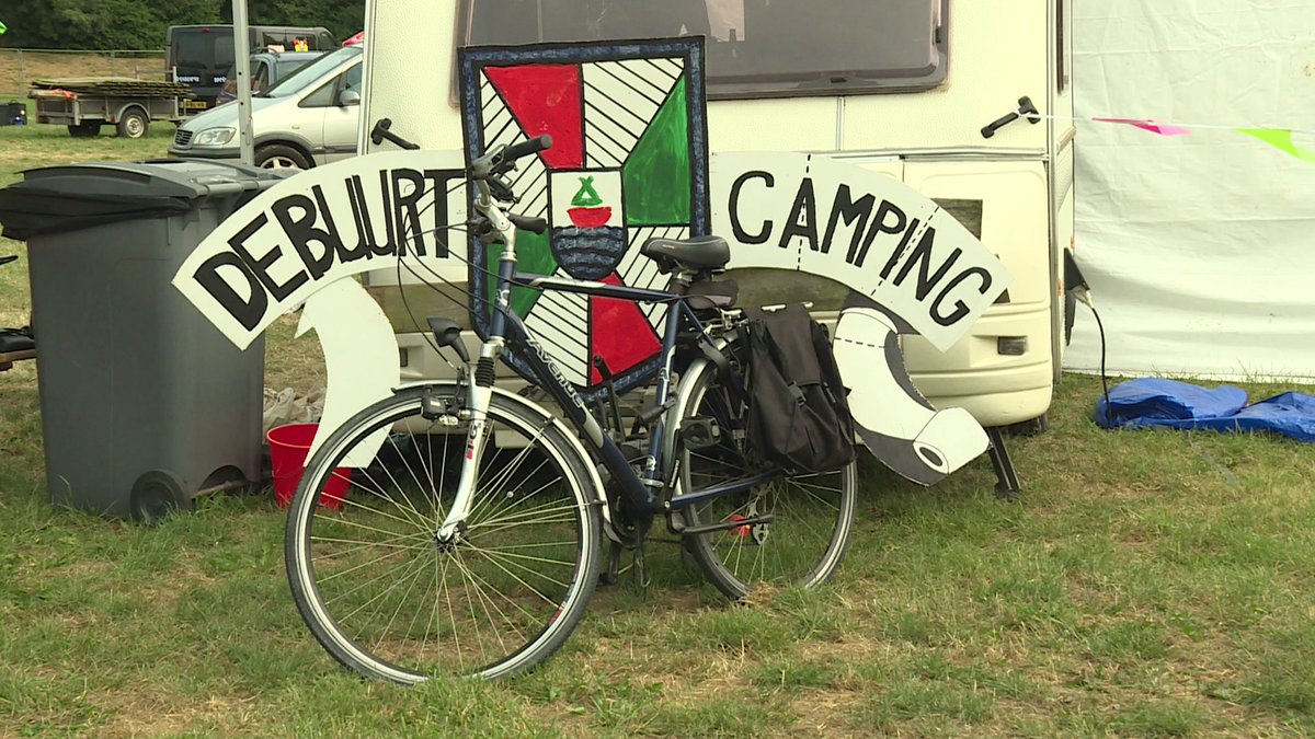 Ongeveer 130 kampeerders verbleven op buurtcamping Almere bit.ly/2LdDfJB