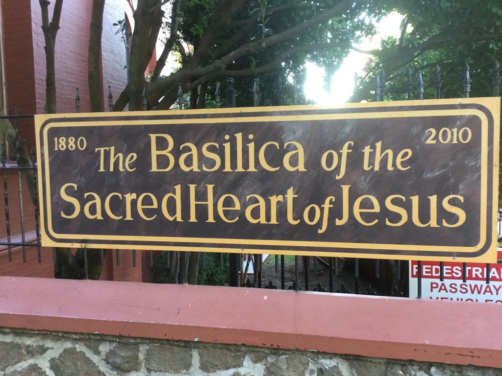 bernip's tweet photo. Mythies taking time out to go to church. #mythcon49 https://t.co/Z6JyYsreQ7