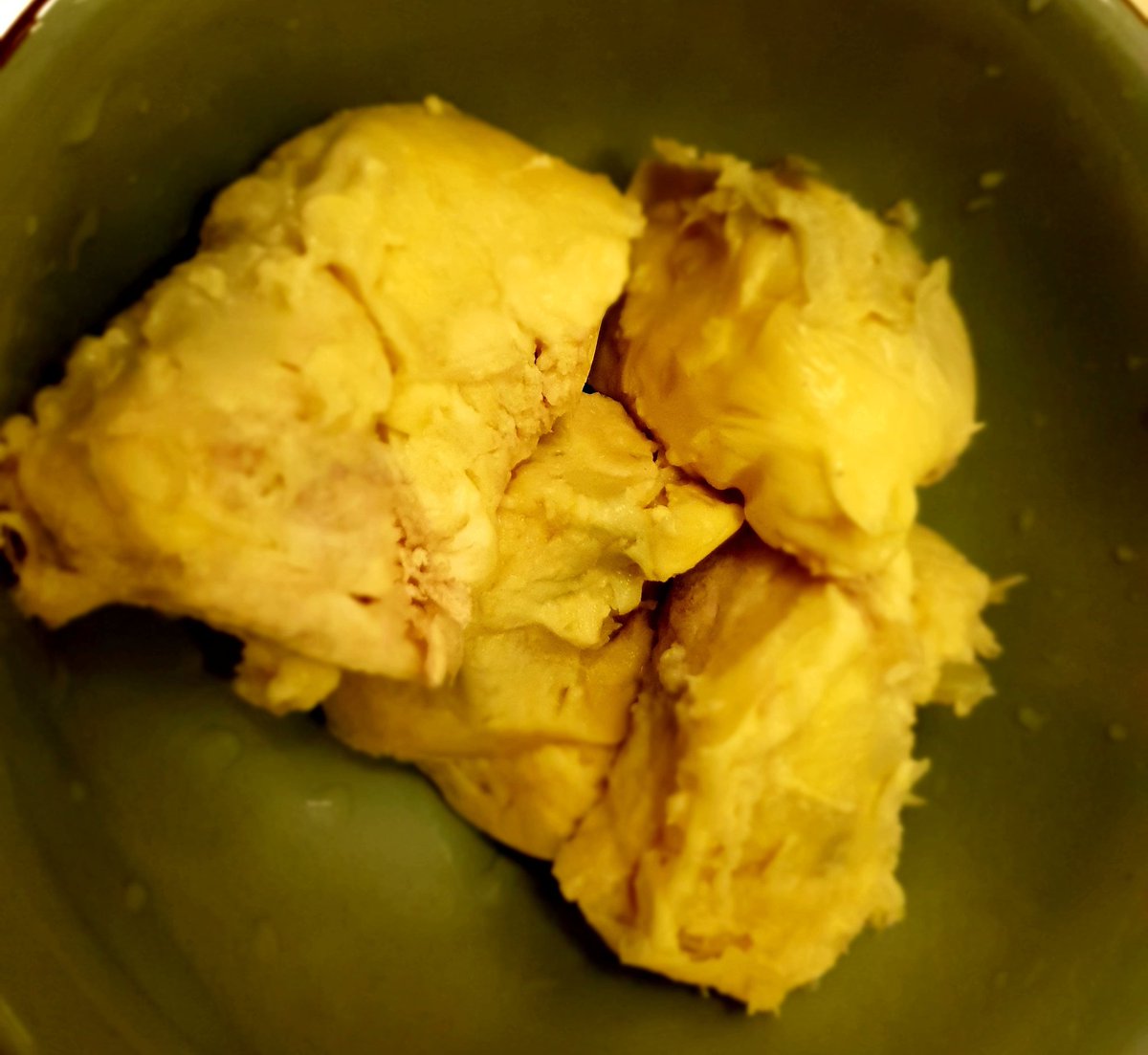 phatfabes's tweet photo. After a long busy weekend.. it's so good to kick back, relax and enjoy some durian kampung.. #PhatFabes #MixDrive4-8pm #MakanGuru https://t.co/QW6S70hW3O