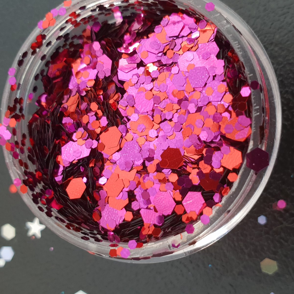 This is my fave glitter in the kit.  Red and pinks.  

Why not book The GLITTER Bar for you wedding night do, party or corporate function.  Intro price £150 for a 2 hour glitter bar for guests to enjoy #weddingdaychat