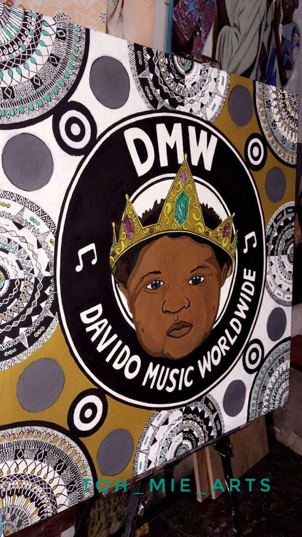 t_omisin's tweet photo. Hey guys, I did this painting of the DMW logo. Please RT till they see it 🙏. @iam_Davido @yondamusic 🙌🙏 thanks man. https://t.co/tXe3rQ7D51