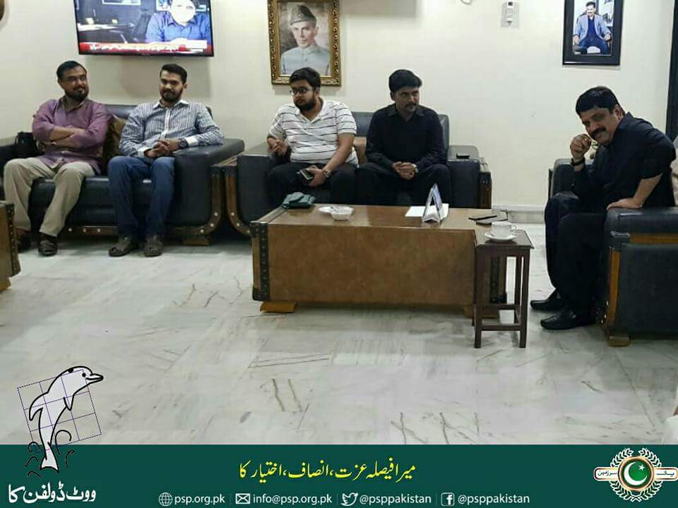 PSP_Karachi's tweet photo. مرکزی دفتر ��اکستان ہاؤس میں (پی آئی بی) APMSO کے چیئرمین احمر فلسطینی اور سیکٹر بی کے انچارج سجاد عثمان کی آمد، صدر انیس احمد قائم خانی اور سیکریٹری جنرل رضا ہارون سے ملاقات کے بعد پی ایس پی میں شمولیت کا اعلان۔
#VoteForDolphin #JoinPSP https://t.co/lrgEO1cCho