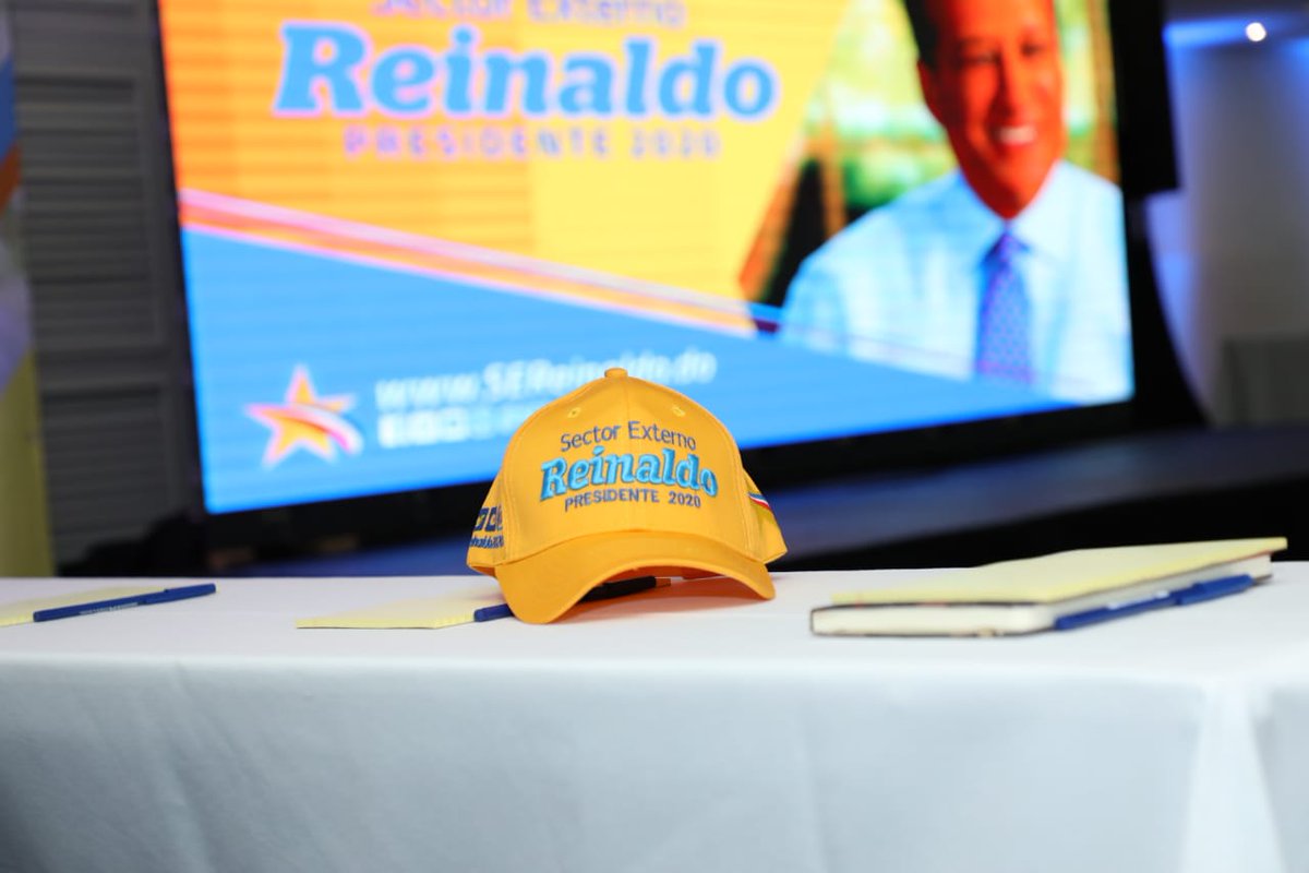 soysereinaldo's tweet photo. En el @Sereinaldo2020  cada ciudadano tiene un compromiso con los que aún no conocen el proyecto presidencial de @reinaldopared, su deber es llevar el mensaje y que la gente sepa que existe alguien que gobernará escuchando sus necesidades. #SeReinaldoCrece https://t.co/tBIgfKnOd9