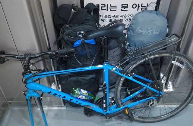 RegisTravels's tweet photo. Finally I gave up for this time.
Traveling by bicycle is great, but at this time it's definitely too hot. Everyday over 35℃.
So today I took the train to Seoul to relax,and maybe bike later this year... #korea #southkorea #worldnomads #teamtravelers … https://t.co/1ZEm04D7c9 https://t.co/n5ithhCd4c