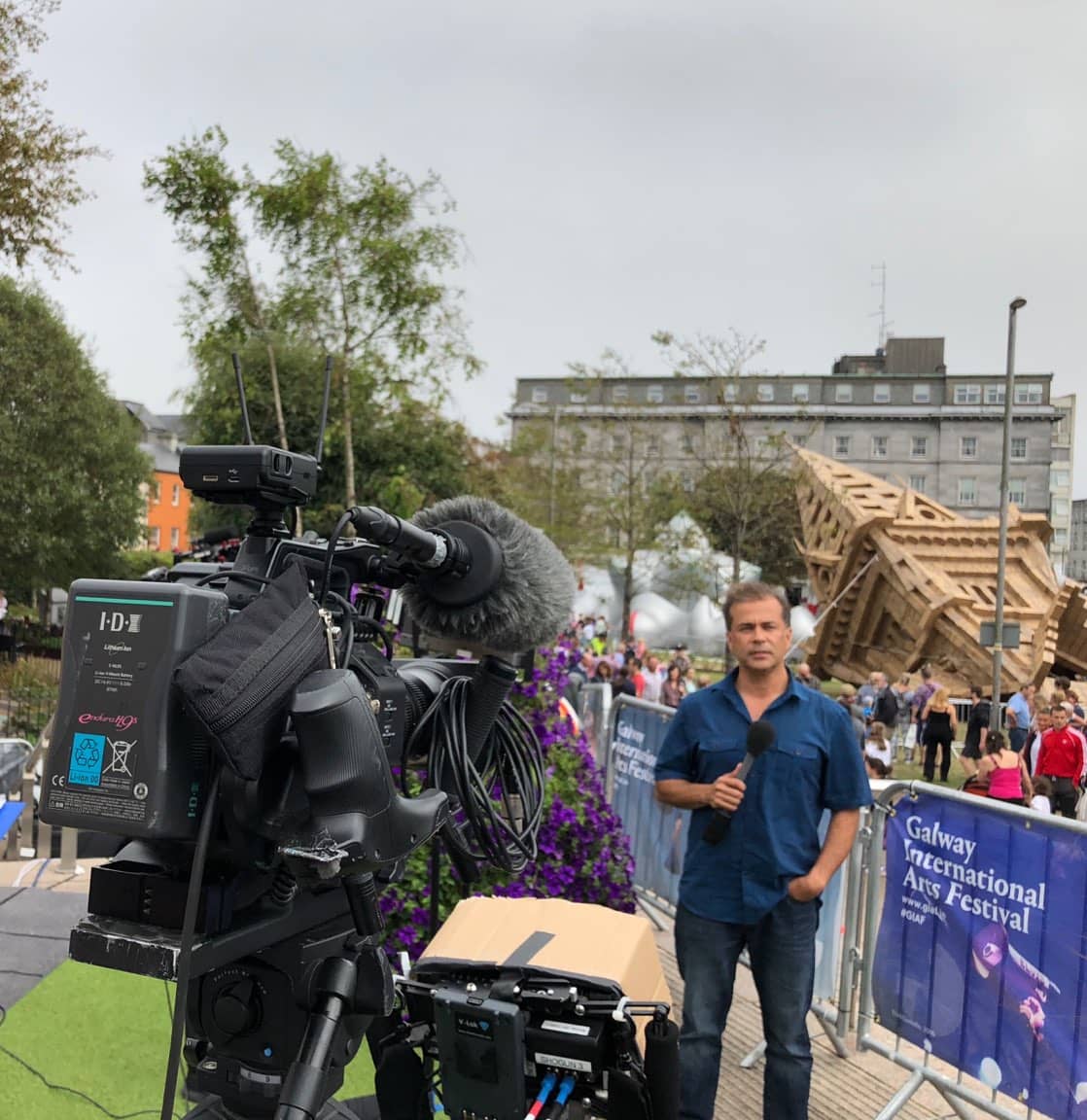 GalwayIntArts's tweet photo. @Travelzoo and @TourismIreland have been in town enjoying the buzz around #Galway since Friday. They will be talking to Team GIAF and Facebook livestreaming the demolition of #ThePeopleBuild from Eyre Square on their page from 5.40pm today. Tune in! #GIAF18 https://t.co/zmyLwNh4sk