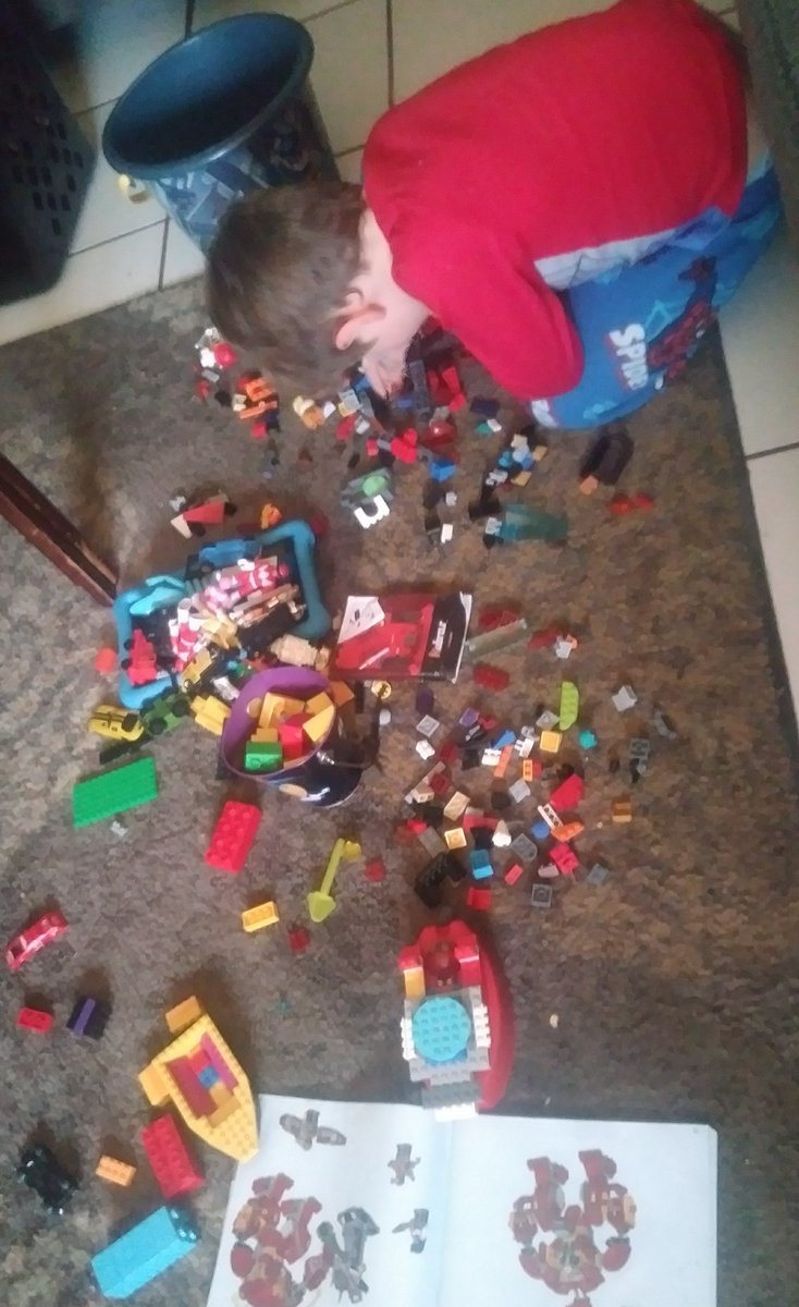 landons_friends's tweet photo. #Legotime! i get 2 express some #creativity &amp; #build some #coolstuff that I make up n my #supersmart &amp; #artistist #autistickid mind!!U never what ill think of next or what im capable of!!😎bc im amesome,cute,funny, smart,creative w/ #unlimitedpotential! My mom tells me every day! https://t.co/PSqQUmdLeU