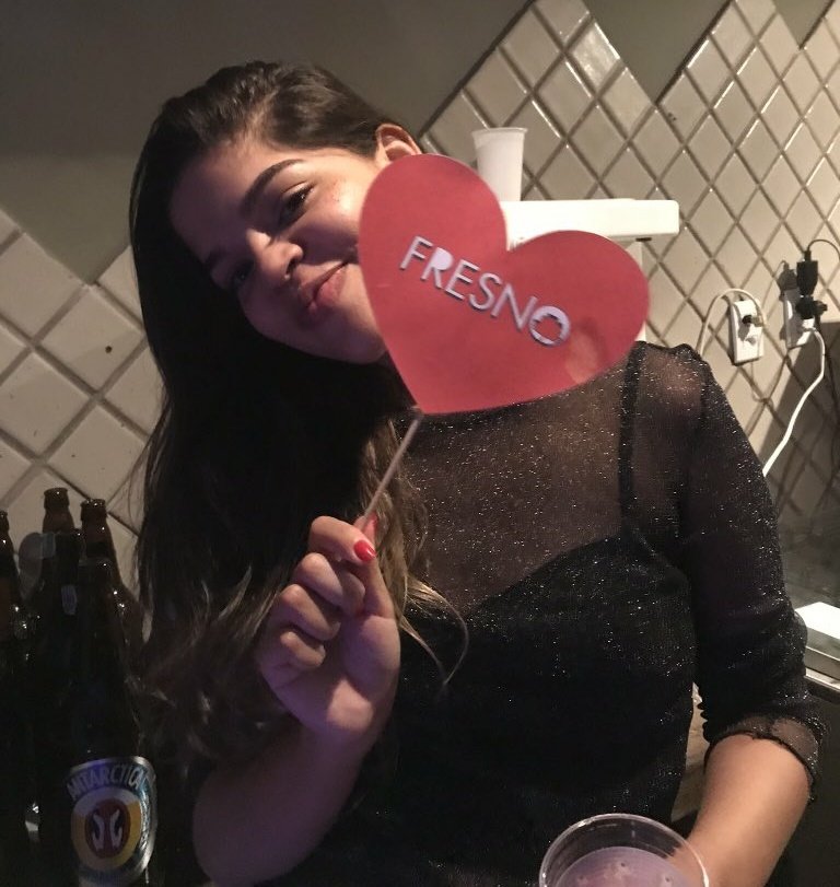 _psmaira's tweet photo. Ml não quis tirar foto comigo mas segue imagens com o coração dela #emopoc https://t.co/SKw2DKtd8j