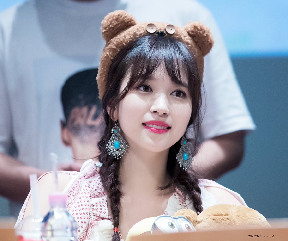 momoringmina's tweet photo. 180721 상암 누리스퀘어 팬싸   #twice #트와이스 #mina #미나 #ミナ 
묘이라는 수줍은 많던 그 소녀 😍 https://t.co/3HRxGLw6zN