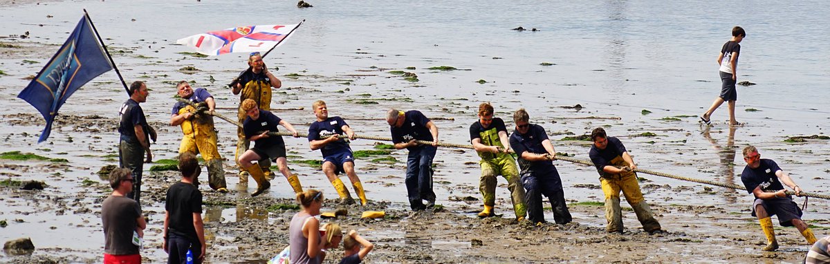 WhitstableLive's tweet photo. Mud Tug @RNLI_Whitstable #whitstableoysterfestival #mudtug https://t.co/A8Dp3tyVwV