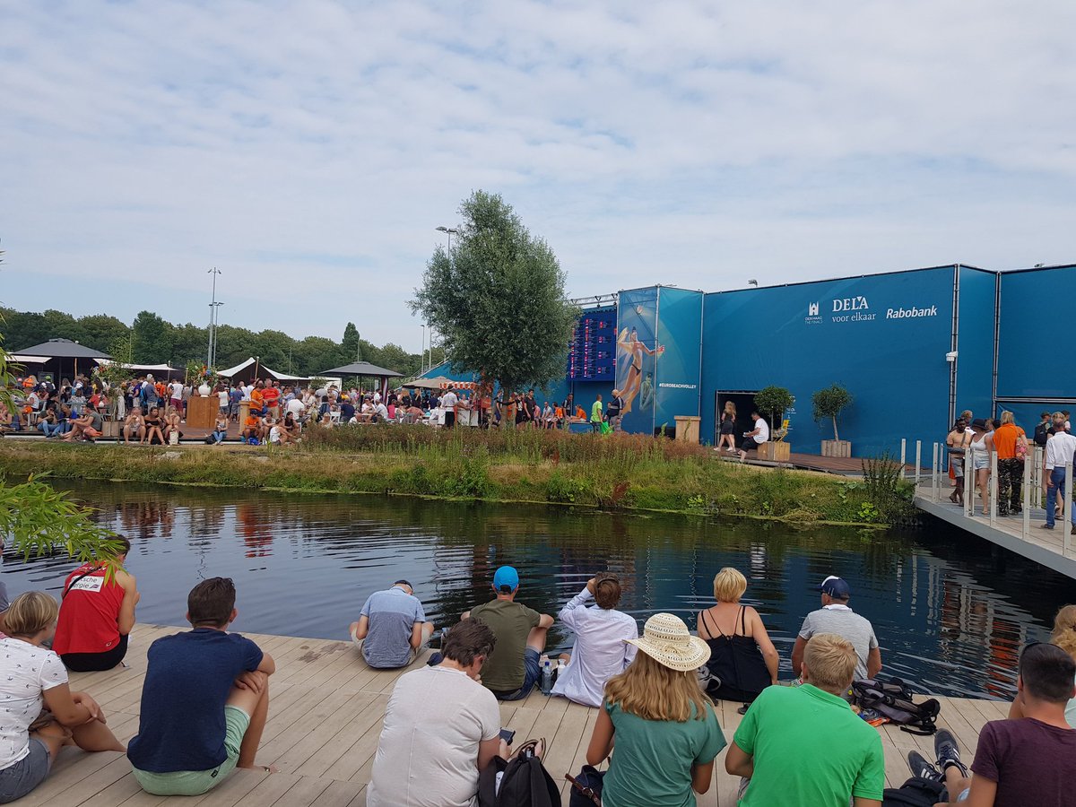 EventsIT's tweet image. Bij de finales van EK BEACHVOLLEYBAL en WK zitvolleybal in Den Haag. Laatste dag van mooie week, en lekker druk. #Volley2018 #EuroBeachVolley