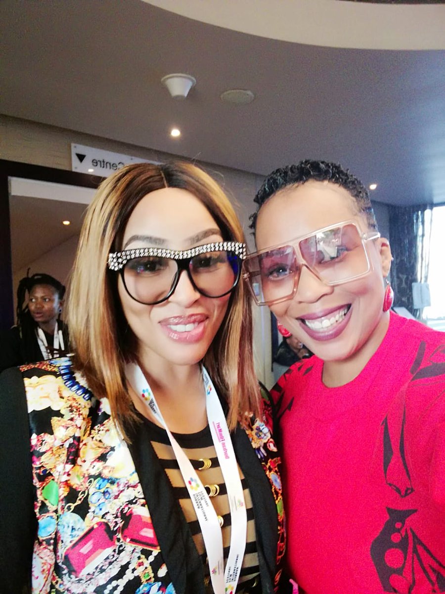 brandmanagedbyZ's tweet photo. So I posted this on my watsapp status and my friends where like, "niyafana noKhanyi"...haha...I just love her talent and of course think she is one brilliant business woman!! @dbntourism @eThekwiniM @DIFFest @ZarlingZookey @VumaFM @MbauReloaded https://t.co/dYztlN11vF