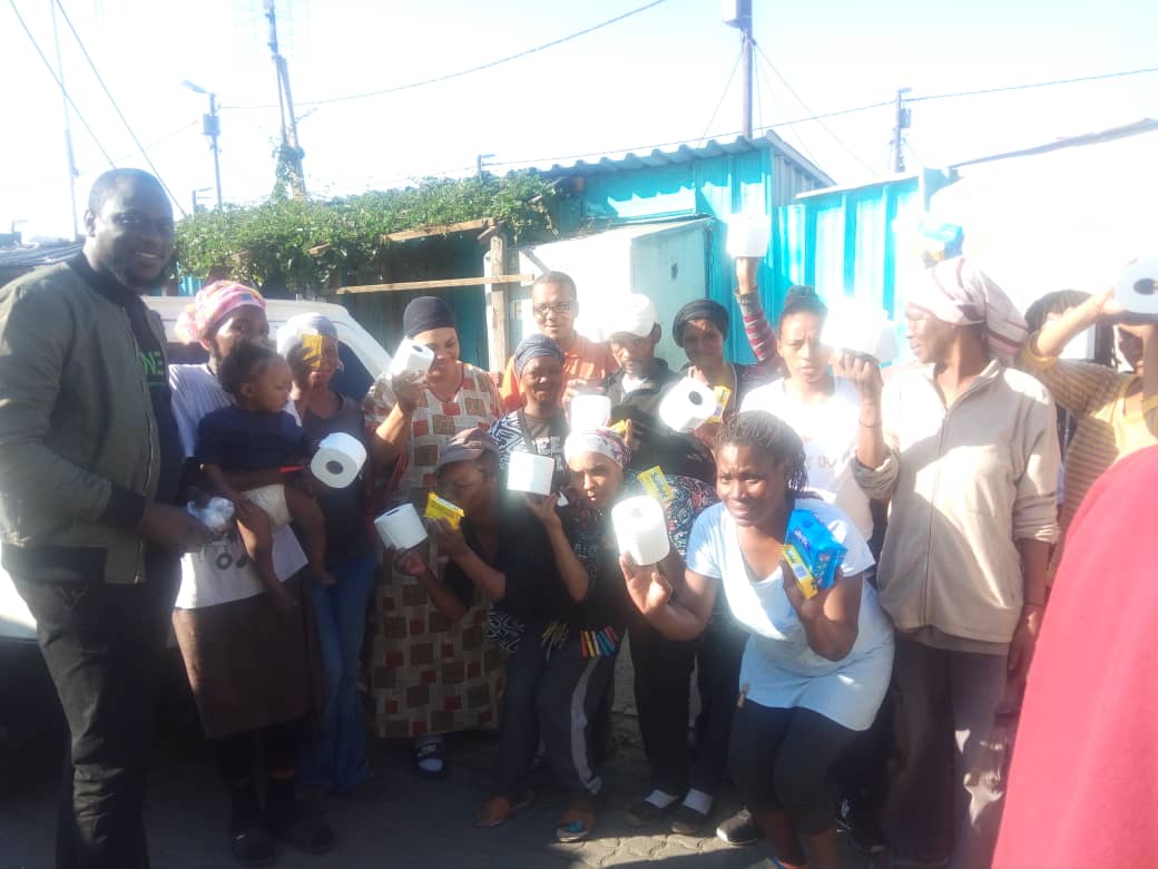 Pro_Net_SA's tweet image. This year, as part of our campaign in building socio-economic development for the betterment of our communities, we made everyday count by sharing our 67minutes with others,distributing items across several settlements in Cape Town.
... serving our community to honor #Mandela100!