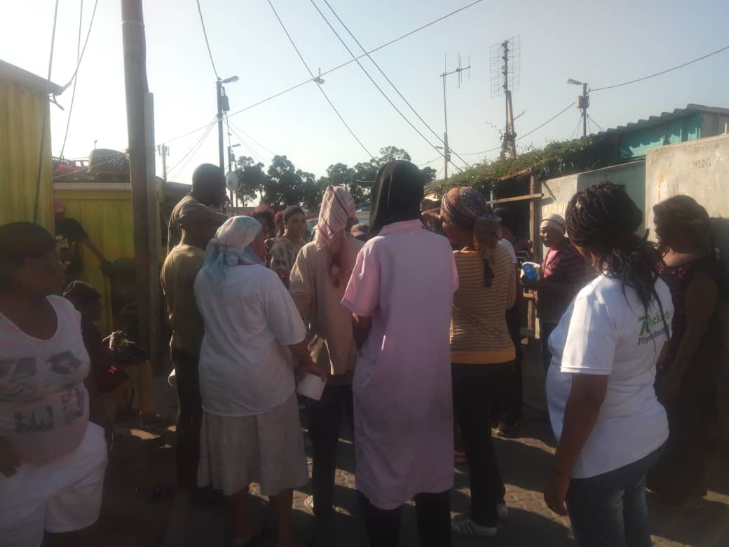 Pro_Net_SA's tweet image. This year, as part of our campaign in building socio-economic development for the betterment of our communities, we made everyday count by sharing our 67minutes with others,distributing items across several settlements in Cape Town.
... serving our community to honor #Mandela100!