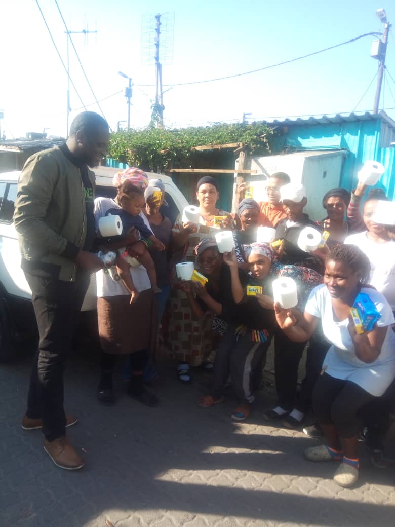 Pro_Net_SA's tweet image. This year, as part of our campaign in building socio-economic development for the betterment of our communities, we made everyday count by sharing our 67minutes with others,distributing items across several settlements in Cape Town.
... serving our community to honor #Mandela100!