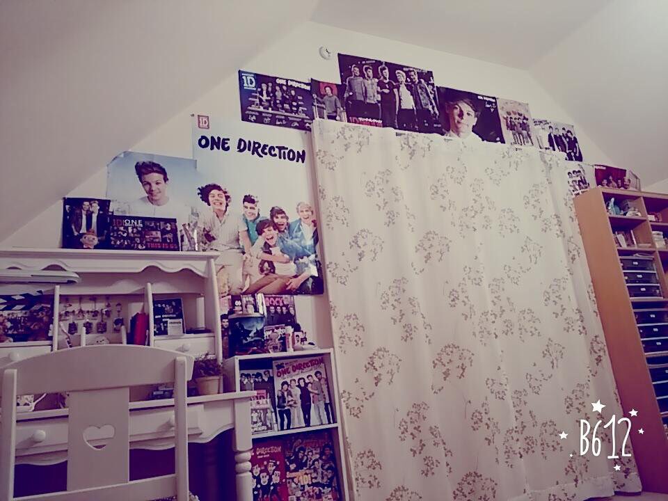 louis_from_jp's tweet image. 私の部屋www
2階にあがるたびに涙出そうになるよねって。
#8YearsOfOneDirectionFromJapan
#8YearofOneDirection