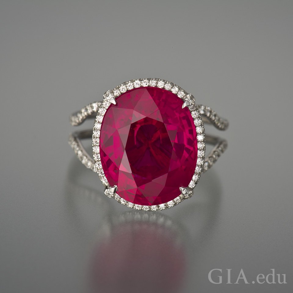 GIAnews's tweet photo. #DidYouKnow: Fine-quality #rubies over one carat are very rare and price goes up significantly as size increases. Consult our #buyersguide if you are looking to gift a #ruby to someone with a July #birthday. https://t.co/gFnjuHdjZV Courtesy: Jan Goodman Co. https://t.co/5kTeTxSmah