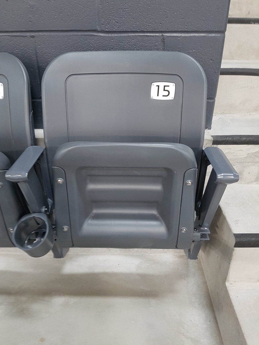 1000 seats at the #meridiancommunitycentre. Come down to cheer on the <a href="/PelhamRaiders/">Raiders Lacrosse</a> paperweight team in their final game at 4:45pm #filltherink #momentsthatmatter #pelhamproud #letsblowtheroofoff