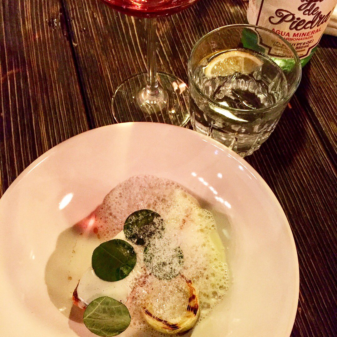 Es lo que pasa cuando cocinan juntos <a href="/FernandoHdezR/">Fernando Hdez. Ruiz</a> de <a href="/moyuelorest/">Moyuelorest</a>, Israel Loyola de <a href="/jacinto1930/">Jacinto1930</a> y Alan Carias de <a href="/trazo1810/">Trazo1810sma</a> 
Gran cena en uno de los 120 Mejores Restaurantes del país <a href="/cmexicana/">Culinaria Mexicana</a> 
Gracias Fer!! #FelizDomigo