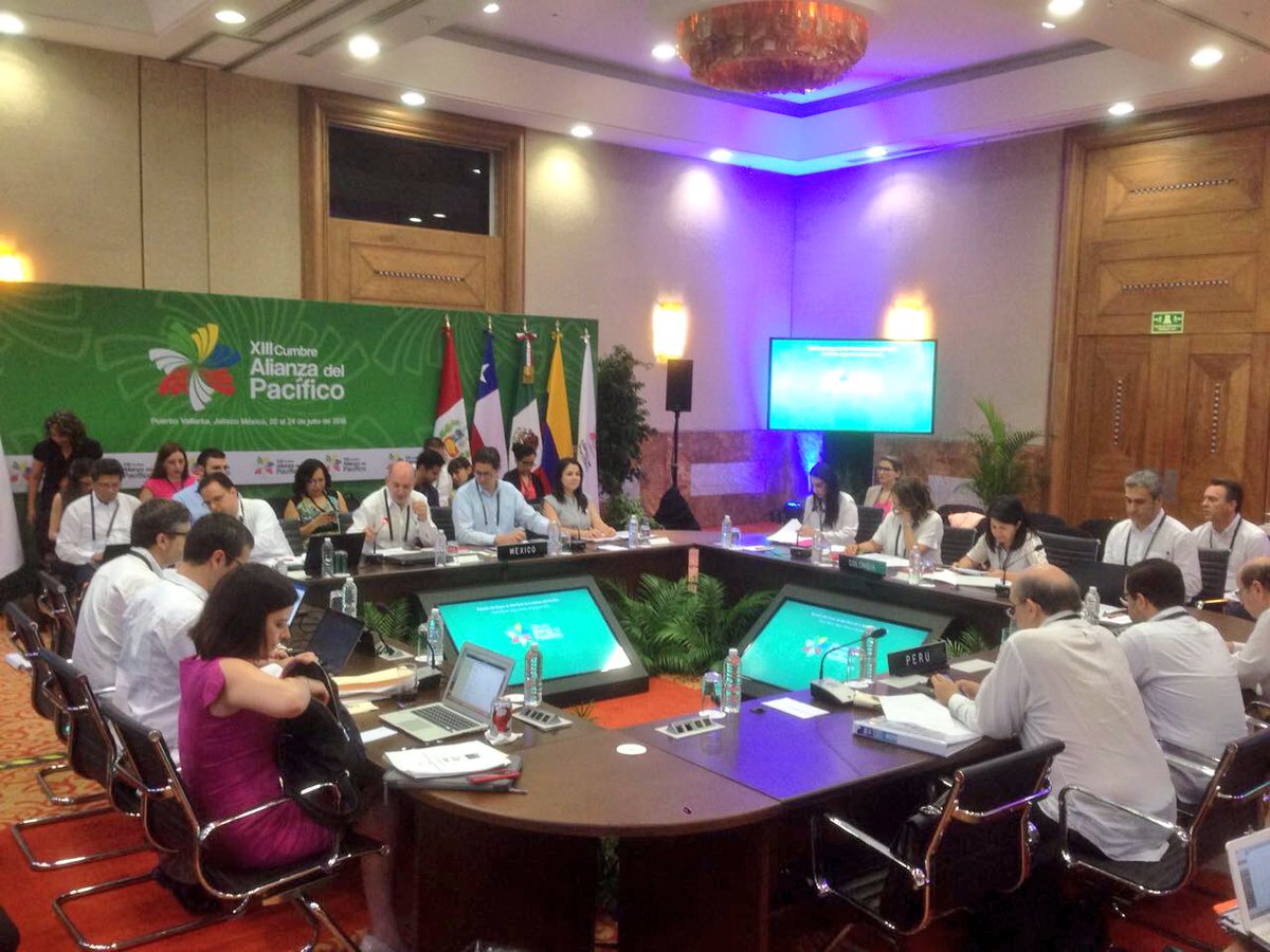 JCBakerMX's tweet photo. Hoy inicia el día con reunión del Grupo de Alto Nivel (GAN) en el marco de la XIII Cumbre de la @A_delPacifico en Puerto Vallarta, Jalisco. 🇨🇱🇨🇴🇲🇽🇵🇪 https://t.co/3kIQXHferL