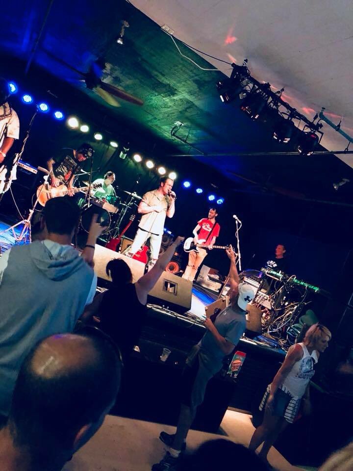 theinletnww's tweet photo. #Lecompt & #Looch Sunday’s! The party starts @ 2pm today & don’t forget our #RawBar is open all day!
#sundayfunday #looch #lecompt #wildwood365 #rawbar #jerseyshore #NWW https://t.co/3yAYdHuNXb