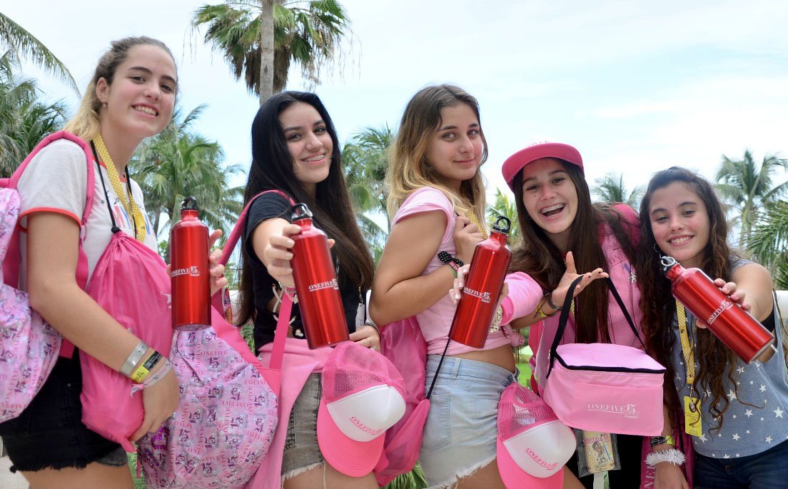 🏰 💜Todavía estás a tiempo !! Ganá con tu amiga un set completo de viaje de #OneFive !!!  👭🎒 
 Participá a través de este link 👉 instagram.com/p/Bla5K6KlJuS/…
 #FollowYourDreams #LaReinaSosVos
