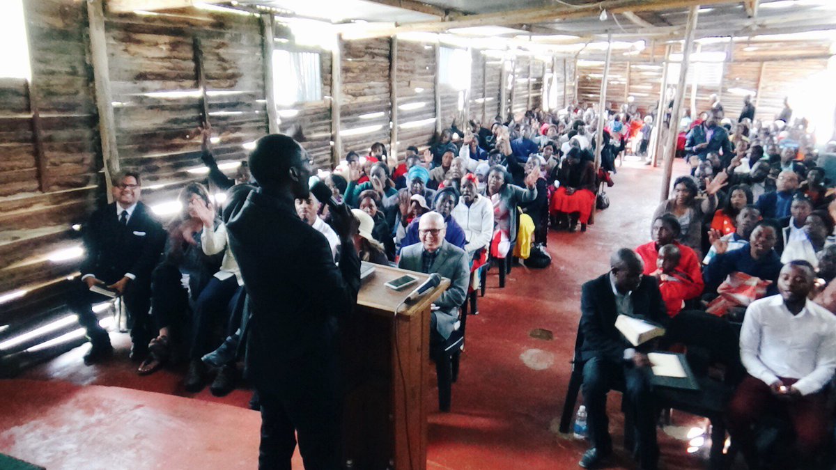 gregholder_'s tweet photo. Grateful to worship with Glad Tidings and Overspill Assembly in Epworth. Today was good for my heart. After the last service the pastors and leaders gathered to pray for Zimbabwe. Together we prayed for peace, healing, and unity.
#geniusofone #makeus1 https://t.co/CB2X3L6lM3