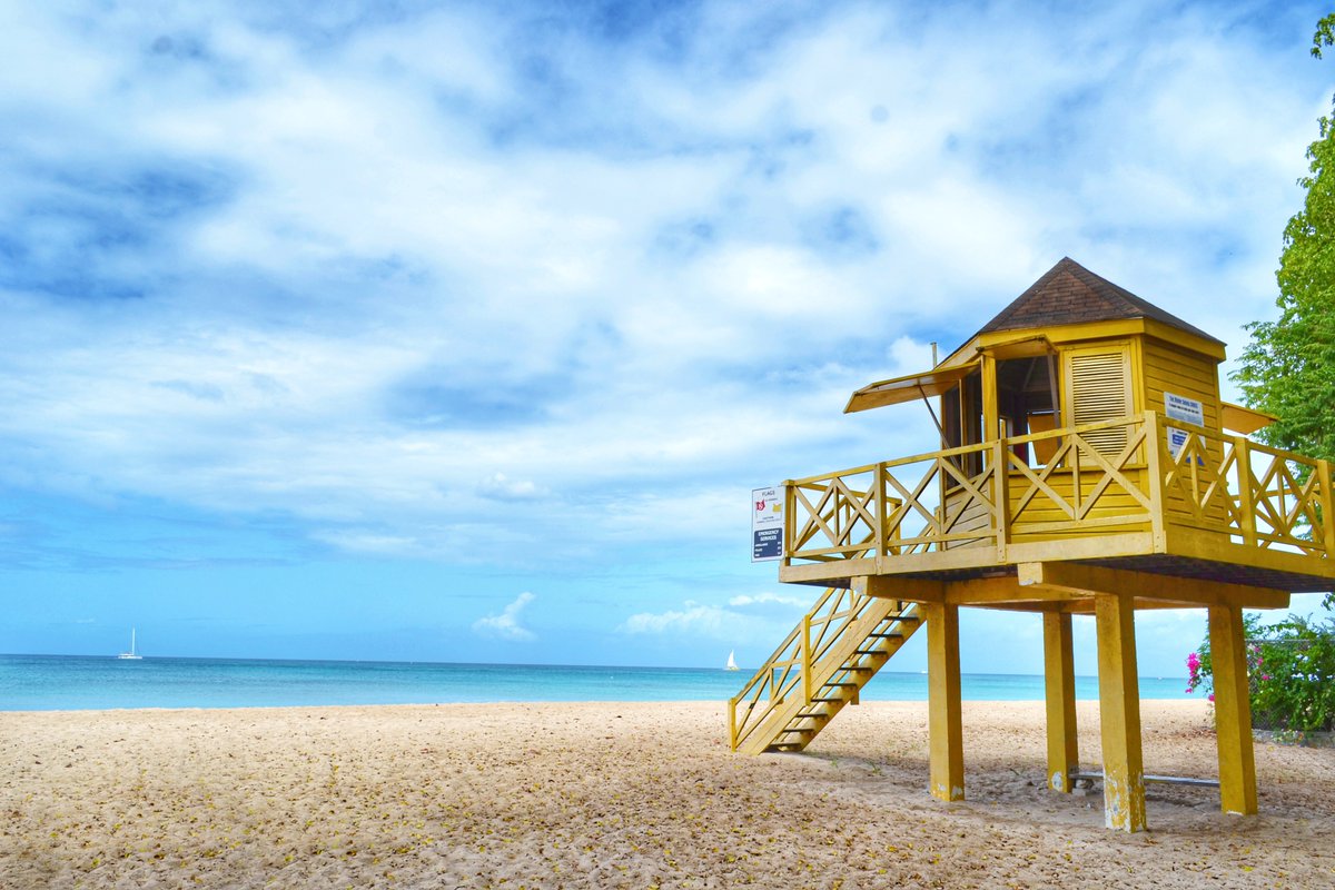 Barbados's tweet photo. #FunFact - All beaches in Barbados are public, and each has its own character and charm, so you'll have no shortage of choice for a day at the beach! #VisitBarbados #LoveBarbados https://t.co/xowmpGLiLx
