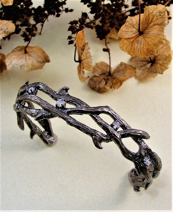 GothJewelry_'s tweet photo. Thorn Bracelet Gothic Cuff Bracelet Gothic Jewelry Gothic #BlackThornBracelet #CrownofThorns #Cuff #DarkJewelry #gothjewelry #gothnecklace #gothic #GothicBracelet #gothicjewelry #ThornBracelet #Twilight #twilightjewelry #vampire #vampirediaries #VampireFa https://t.co/9BkTh2zOkW https://t.co/aV0M02jVI8