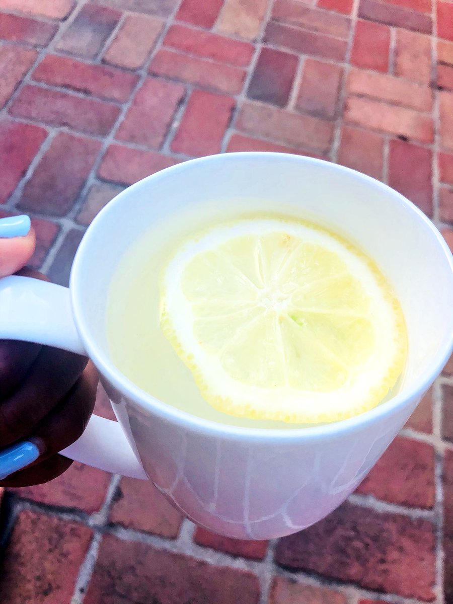 AnitaHagan's tweet photo. Itโs been 2 weeks and I already see the benefits of #HotLemonWater ๐ต๐ #HelpsDigestion #Hydrates #Detoxes https://t.co/in2oV6QsZG