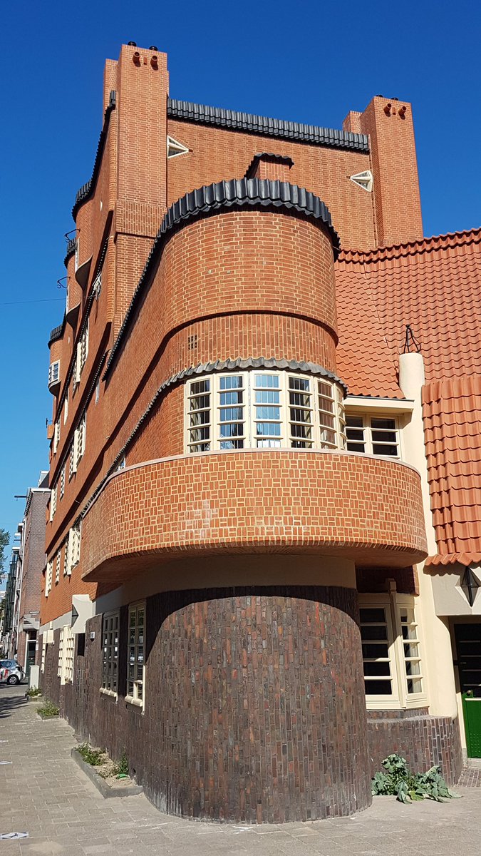 marcelbar8's tweet image. #Amsterdam
#Spaarndammerbuurt

#AmsterdamseSchool #architectuur #architecture #art #streetphotography
#photography #photo