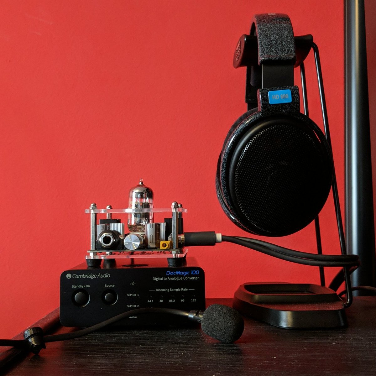 VirulentPip1989's tweet photo. #Sennheiser #HD600 #Headphones #ModMic #Microphone #BravoAudio #Amp #CambridgeAudio #DacMagic #DAC #Eargasm #Audio #Audiophile #Music #Movies #Gaming #Setup https://t.co/rFebHtONA4