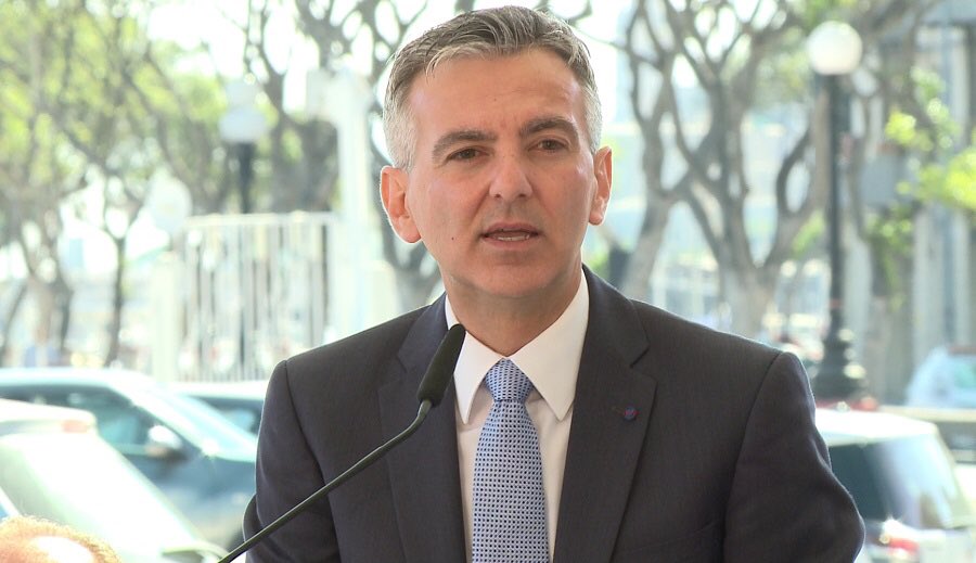 DebSchembri's tweet photo. One cannot expect an admission of guilt from the arrogant, they're not humble enough... and one cannot expect resignations from cowards, they don't have the courage!! #SimonBusuttil https://t.co/7Uh8g1WIGD