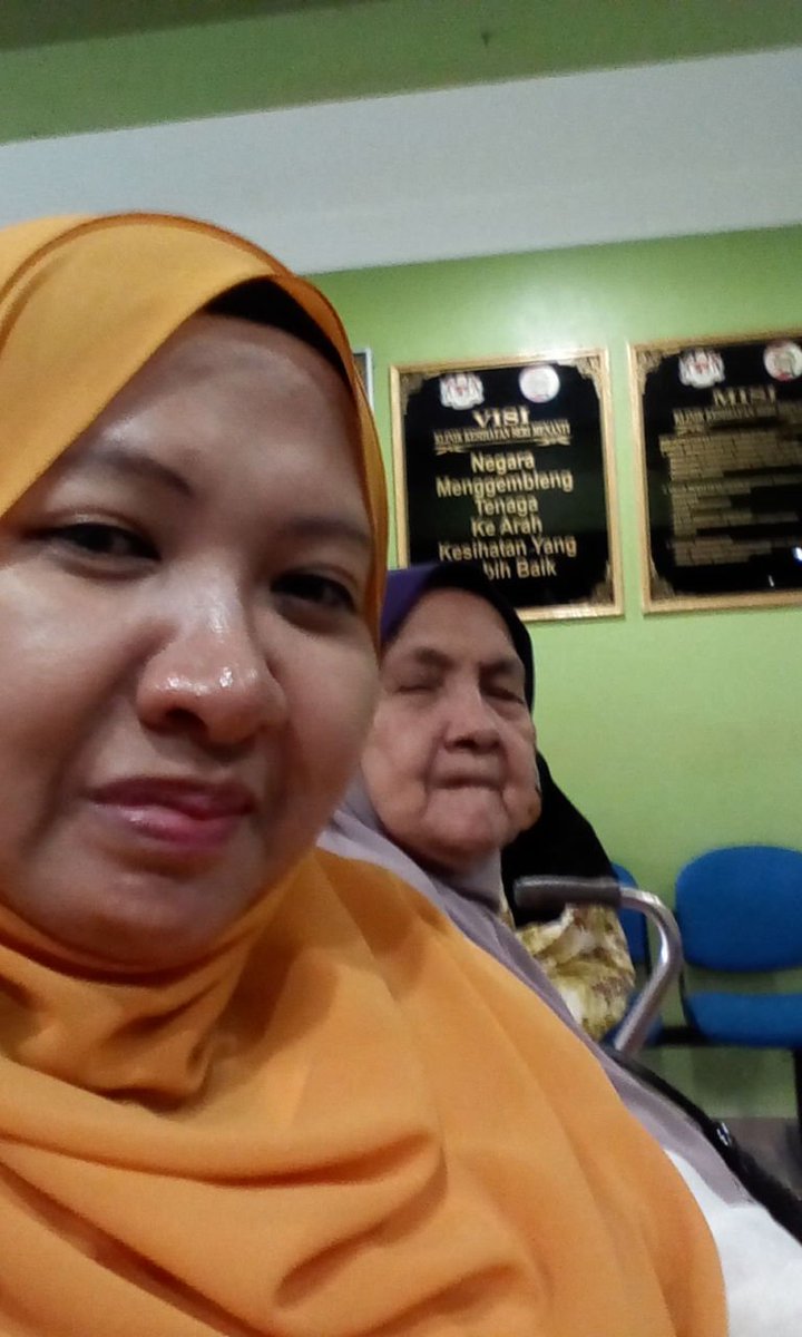 IMrssadeq's tweet image. Bile dah jauh gan mak nie.....terasa mcm loser sangat!!sedih weii xdapat nak jaga mak mcm mak penah kita dulu!!!teringat aku excident 16tahun yg lepas,mak xtido mlm jaga aku kat hospital!!ishhhh...xterbalas weii apa yg mak buat kat aku!!!sedihhh,rinduu mak..!!😭😔😭😔😭😔