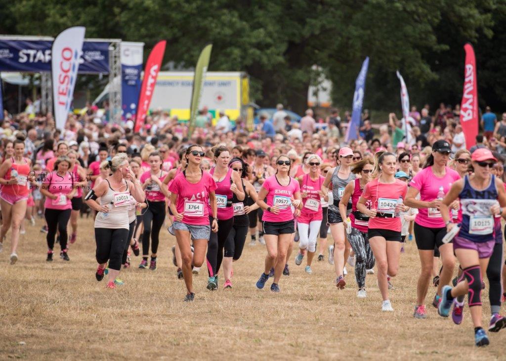 RuthSHart's tweet photo. #RaceforLife @HylandsEstate @CR_UK #proud of these ladies #Essex https://t.co/edrnOn8NLB
