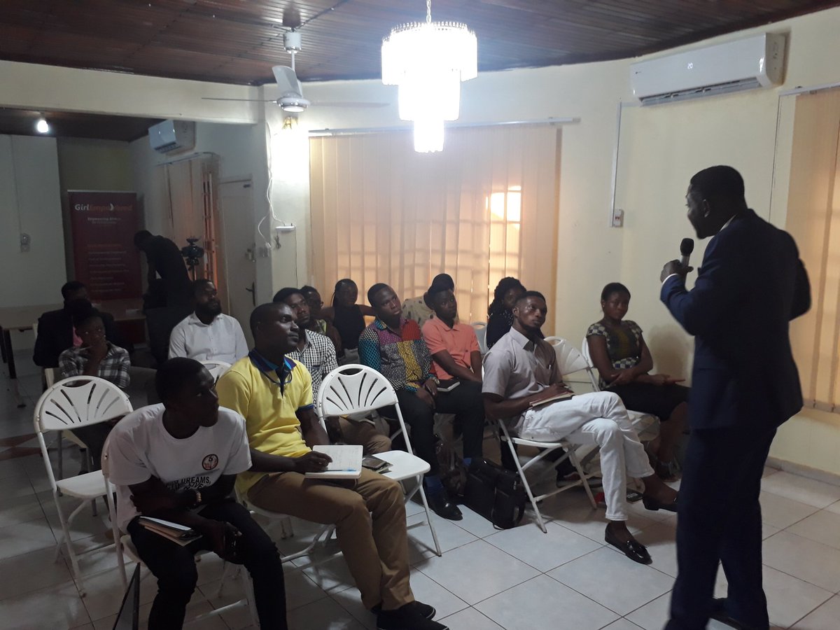 TorchBearersNet's tweet image. Have your daily confessions. Have a life book and document your dreams and aspirations #Mindset #DanielSarpong #TBNmeeting #TorchBearers #TBN #TANOEhub @EkowMensahID