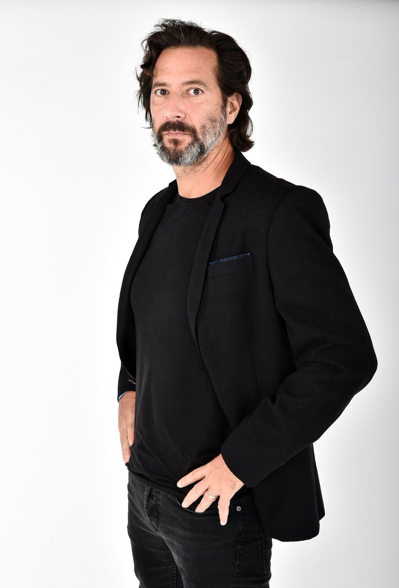 PreviouslySerie's tweet photo. #PrevSDCC #ThePassage
🔘NOVEDAD🔘
@hicusick, también recordado por Desmond en #Lost y su rol en #The100, posa en la #SDDCC. https://t.co/c8hussTe5k